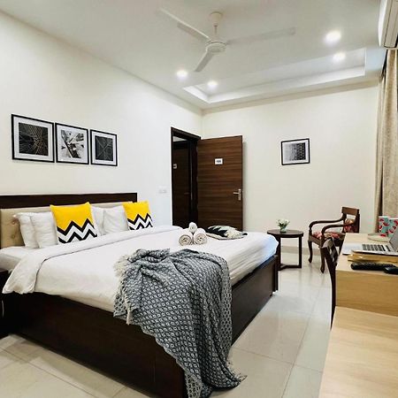 Bluo Studio5 Golf Course Road - Gym, Terrace Garden Gurgaon Exterior photo