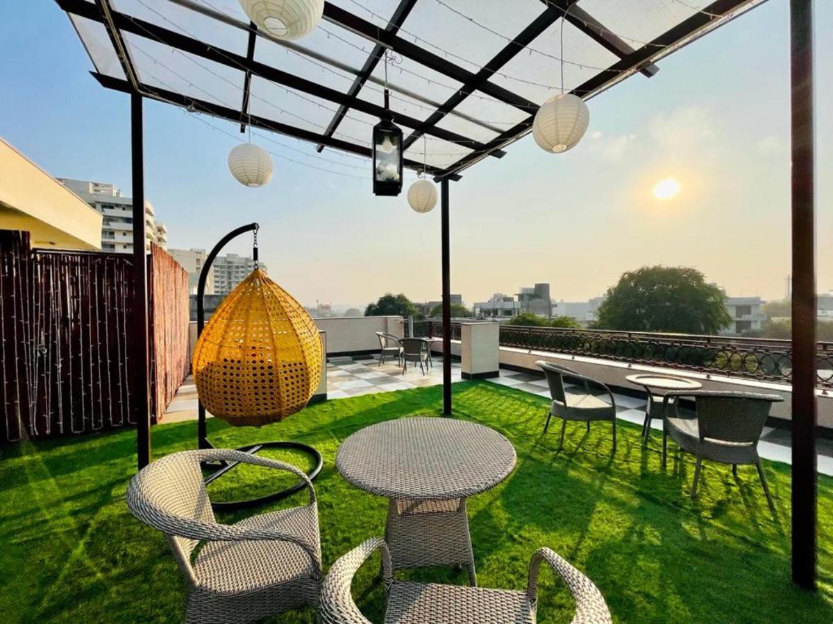Bluo Studio5 Golf Course Road - Gym, Terrace Garden Gurgaon Exterior photo