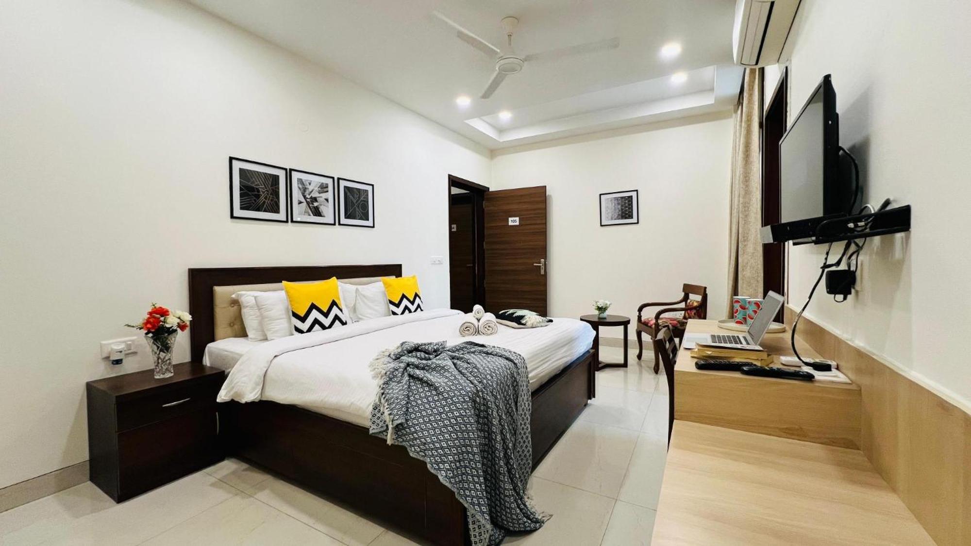 Bluo Studio5 Golf Course Road - Gym, Terrace Garden Gurgaon Exterior photo